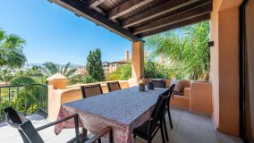 Zweistöckiges Penthouse zu verkaufen in El Campanario, Estepona Ost