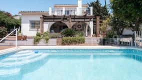Villa en venta en Puerto Romano, Estepona Este