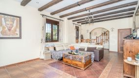 Villa for sale in Altos de Estepona