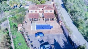 Villa for sale in Altos de Estepona