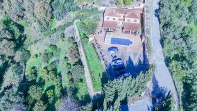 Villa for sale in Altos de Estepona