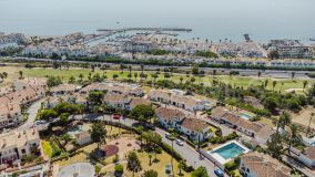Radhus for sale in La Duquesa, Manilva