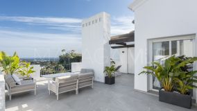 Zweistöckiges Penthouse zu verkaufen in Altos de La Quinta, Benahavis