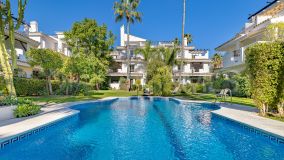 Apartment for sale in Los Naranjos de Marbella, Nueva Andalucia