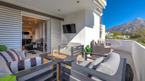 Takvåning for sale in Azahara I, Nueva Andalucia