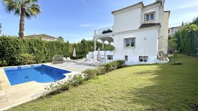 Villa en venta en Nueva Andalucia, Marbella