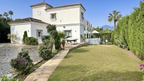 Villa en venta en Nueva Andalucia, Marbella
