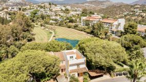 Townhouse in the heart of La Quinta Golf. Roof top terrace with a possibility to build a plunge pool and outdoor kitchen