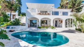 Villa for sale in Nueva Andalucia, Marbella
