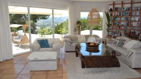 Villa for sale in Sierrezuela, Mijas Costa