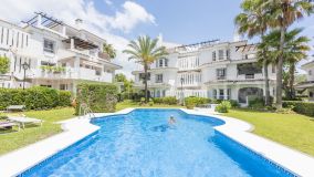 For sale penthouse in Los Naranjos de Marbella with 2 bedrooms
