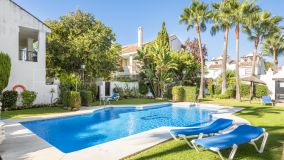 For sale penthouse in Los Naranjos de Marbella with 2 bedrooms