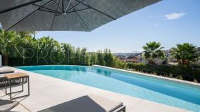 Casa de 4 dormitorios a la venta en Nueva Andalucia