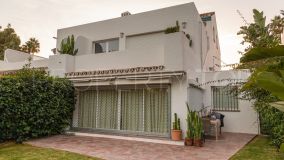 Semi detached house for sale in Guadalmina Baja with 4 bedrooms