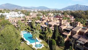 Comprar apartamento de 2 dormitorios en Guadalmina Baja