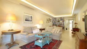 For sale apartment in Guadalmina Baja with 2 bedrooms