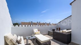 Atico duplex con 5 dormitorios a la venta en Guadalmina Baja