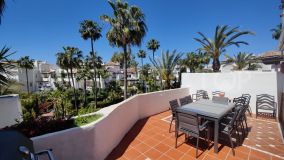 Comprar atico de 2 dormitorios en Marbella - Puerto Banus