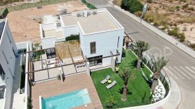 Buy 4 bedrooms villa in Cabo Roig