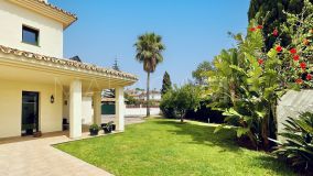 Villa for sale in Valdeolletas, Marbella City