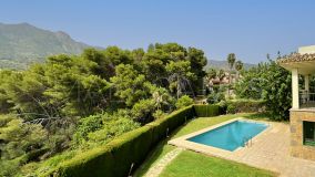 Villa for sale in Valdeolletas, Marbella City