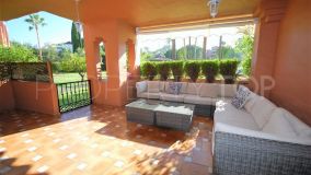 Ground floor apartment with 4 bedrooms for sale in Guadalmina Baja