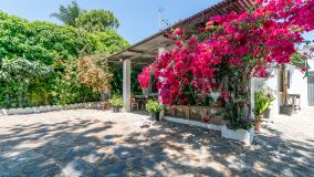 Finca for sale in Estepona