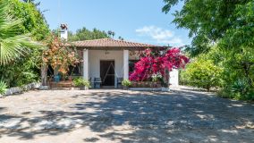 Finca for sale in Estepona