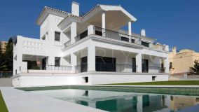 VILLA MODERNA A 10 MINUTOS A PIE DE PUERTO BANÚS