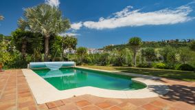 Villa en venta en Los Arqueros, Benahavis