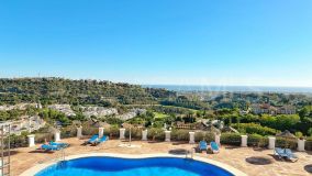 Apartamento en venta en Los Arqueros, Benahavis