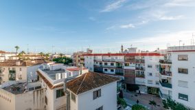For sale 3 bedrooms penthouse in Estepona Old Town