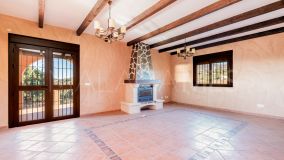 Villa for sale in El Padron, Estepona Est