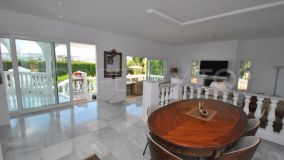 Sierrezuela villa for sale
