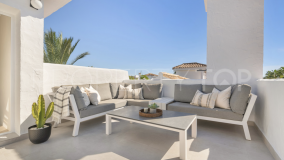 Penthouse with 2 bedrooms for sale in Los Naranjos de Marbella