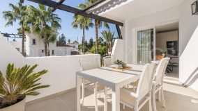 Penthouse with 2 bedrooms for sale in Los Naranjos de Marbella
