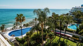 LUXURY FRONTLINE BEACH APARTMENT WITH SEA VIEWS IN EMBLEMATIC MARE NOSTRUM, MARBELLA CENTER
