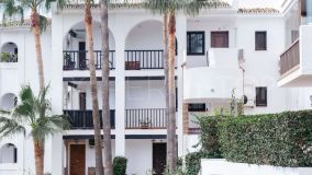 Beautiful and unique duplex apartment in the popular community in Los Pacos.