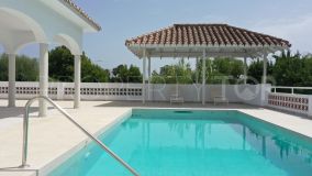 For sale villa with 5 bedrooms in Guadalmina Alta