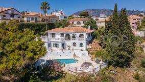 Encantadora villa con vistas al mar en Fuengirola