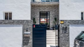 Villa for sale in Nueva Andalucia, Marbella