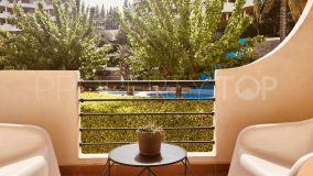 Apartment for sale in Señorio de Aloha with 2 bedrooms