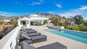 For sale Fuengirola villa with 5 bedrooms