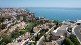 Villa for sale in Torremuelle, Benalmadena