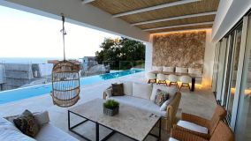 El Higuerón. Villa with large spaces and saltwater pool in the Buenavista area.