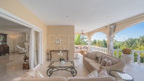Comprar villa con 4 dormitorios en Marbella Hill Club