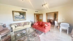 Comprar villa de 3 dormitorios en Los Monteros