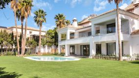 Impresionante villa con la arquitectura clásica andaluza, en Venta, en Sierra Blanca, Marbella