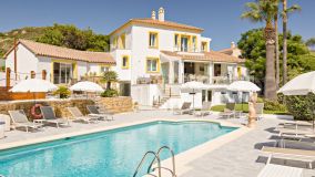 6 bedrooms villa for sale in La Duquesa Golf