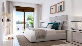 Apartamento planta baja de 2 dormitorios en venta en Estepona Golf